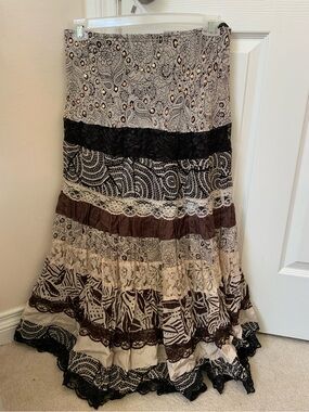 Bohemian Tiered Lace Maxi Skirt - Brown & Cream
